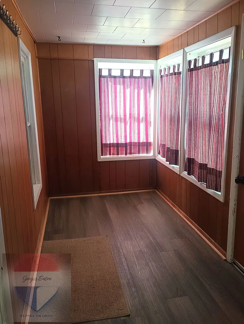 2 Bedroom Central Home For Rent — Photo 2