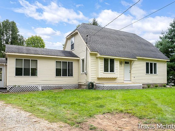 2nd image of 1040 Fonger St NE