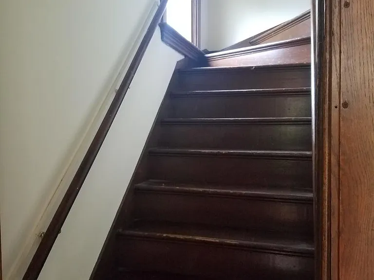 54 Hubinger St — Photo 9