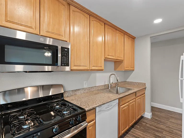 975 Murrieta Blvd #5 — Photo 13