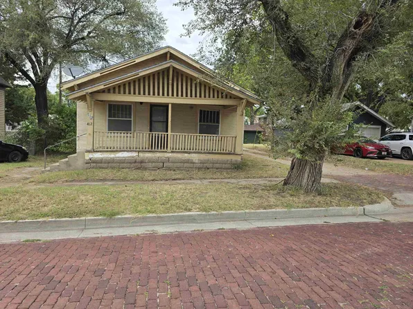 412 W Chestnut Ave, Arkansas City, KS 67005
