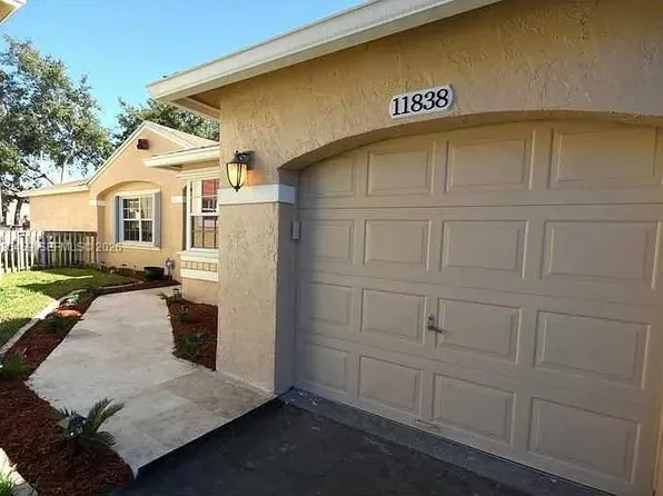 11838 NW 13th St, Hollywood, FL 33026