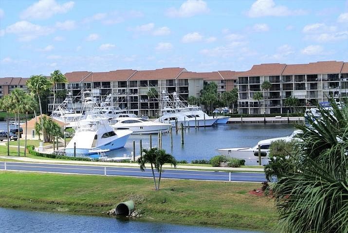 1st image of 701 Seafarer Cir APT 201