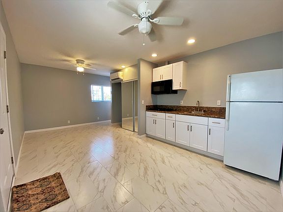 2nd image of 2562 Sumac Dr