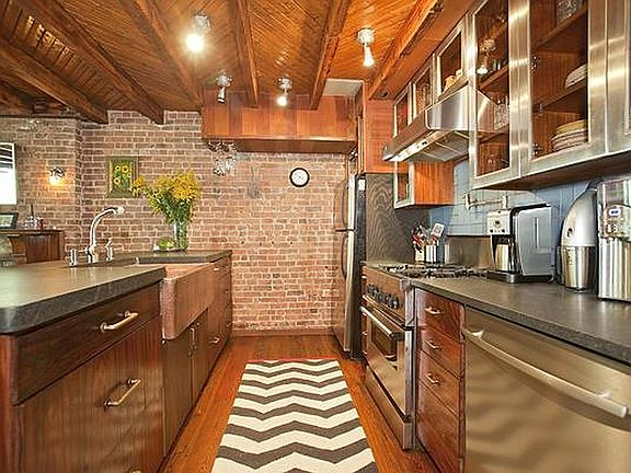 3rd image of 134 W 88th St #Penthouse 4a