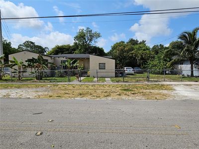 1300 NW 45th St, Miami, FL, 33142