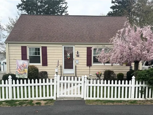 20 Pleasant St, Lincoln, RI 02865