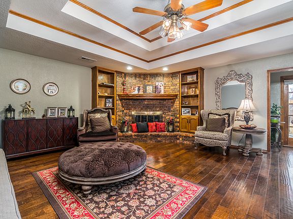 3rd image of 2529 Dogwood Ln