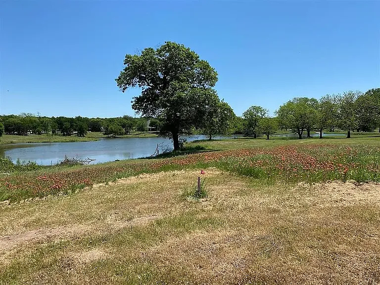600 Lydia Ct — Photo 16