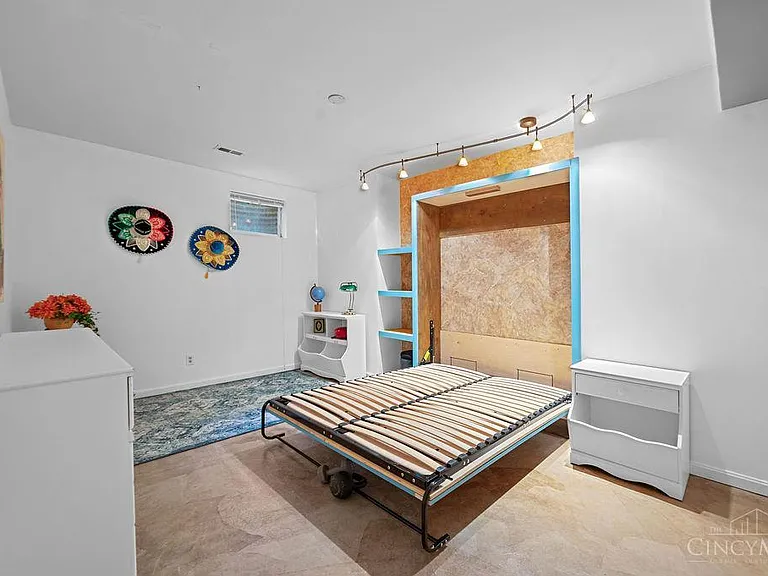 7883 Chestershire Dr — Photo 42