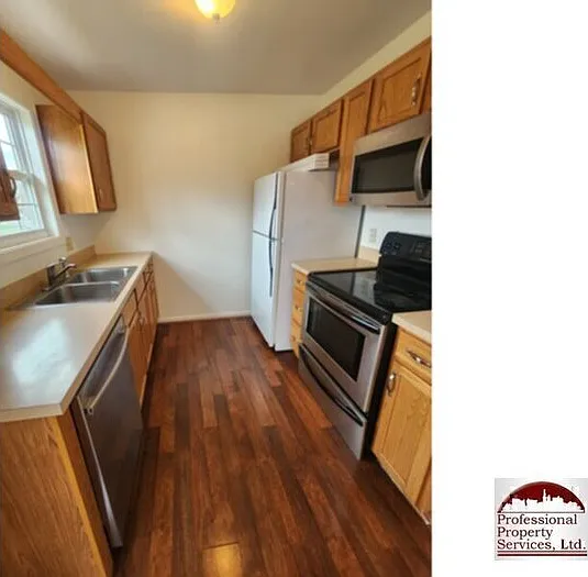 3 bed, 2.0 bath, 1600 sqft, $2,000 — Photo 2