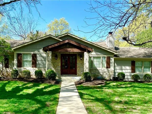 9300 Meadow Ln, Leawood, KS 66206