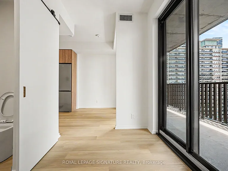 109 Erskine Ave #1111 — Photo 20