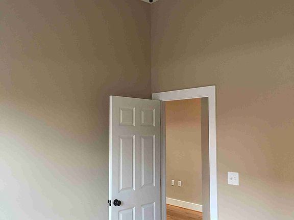 Bedroom with Spacious Closet