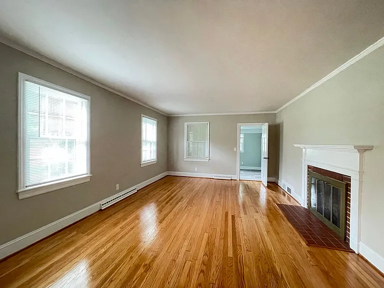 707 N Brunswick Ave — Photo 2