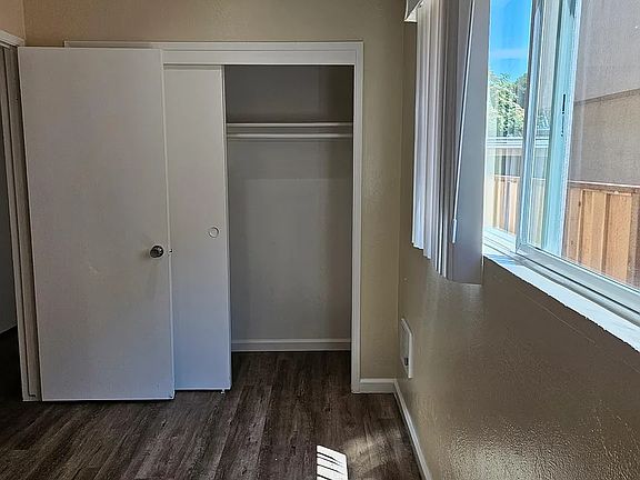 Bedroom_closet