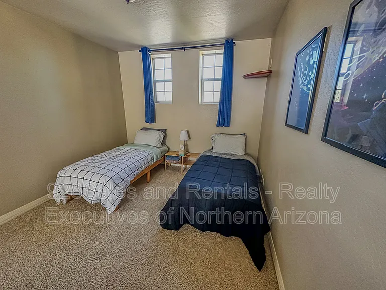 537 W Nugget Trl — Photo 35