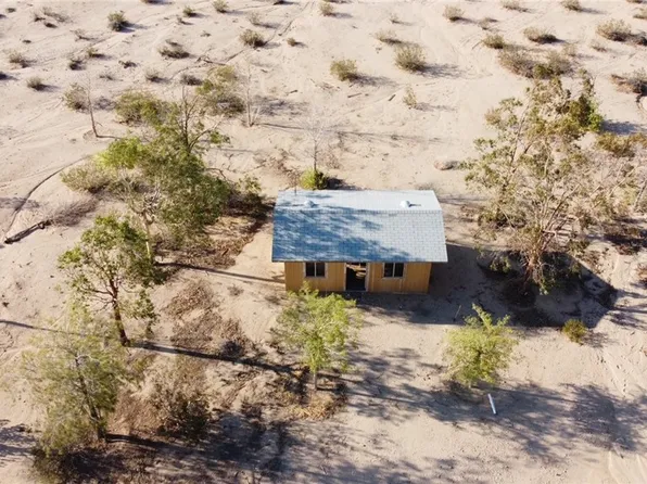 69550 Giant Rock Rd, Twentynine Palms, CA 92277