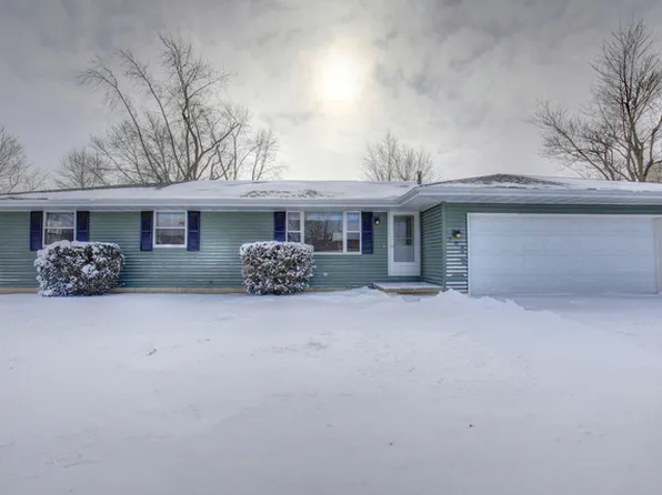 206 E Center St, Gifford, IL 61847