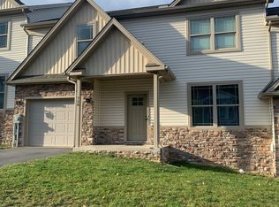 758 Golden Spring Dr, Waynesboro, PA 17268