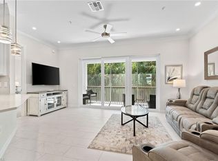 238 Indies DR E #201, NAPLES, FL 34114