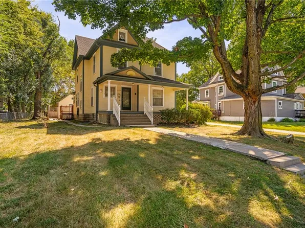 553 E Park St, Olathe, KS 66061