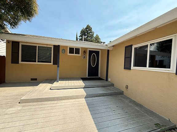 3rd image of 1508 Cypress Ln