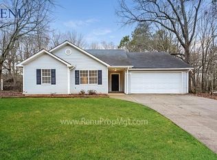 560 E Country Woods Dr, Covington, GA 30016