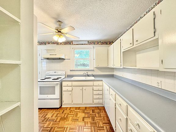 5th image of 505 Crestwood Dr
