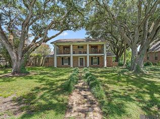 1456 Lakeridge Dr, Baton Rouge, LA 70802