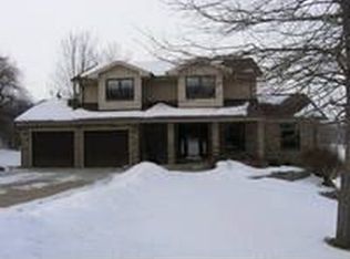 11175 Lakeview Dr, Dubuque, IA 52003
