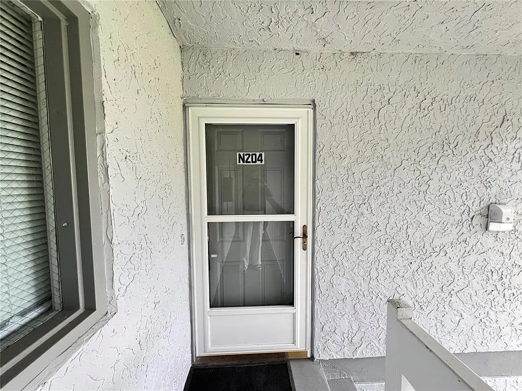 2 bed, 2.0 bath, 825 sqft, $1,200 — Photo 3