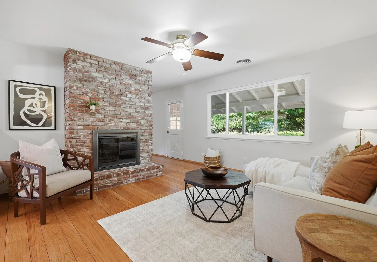 3 bed, 1498 sqft, $7,800 — Photo 2