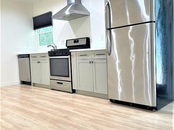 3rd image of 368 N Avenue 57 APT 3