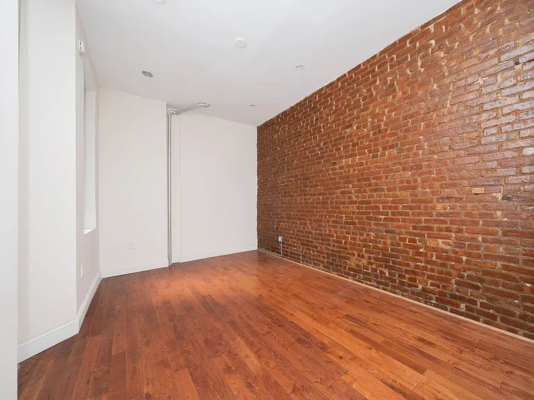 945 Saint Nicholas Ave #1D — Photo 3
