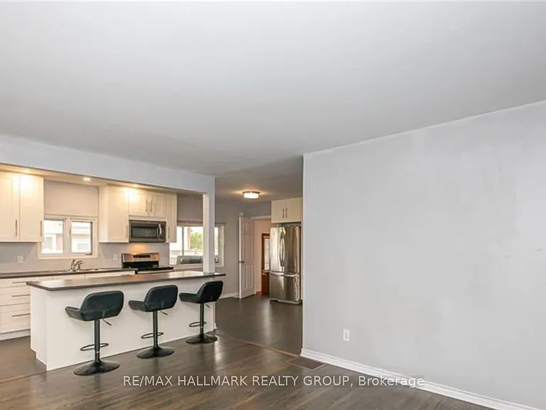 1387 Sault St #A — Photo 8