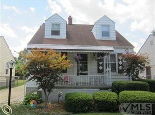 19162 Elkhart St, Harper Woods, MI 48225