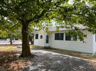 5 Florence Ln, Manahawkin, NJ 08050