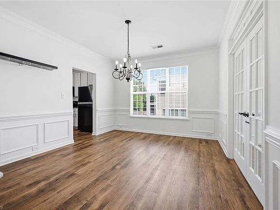 3rd image of 4365 Glenmore Creek Dr