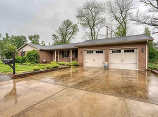 1737 Arrowhead Dr, Boonville, IN 47601