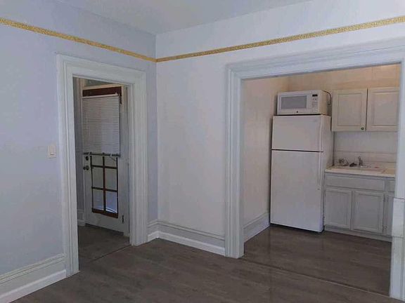 5th image of 197 N 5th St APT 2
