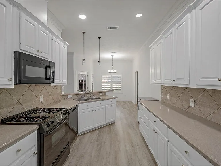 305 Stone Chase Ct — Photo 10