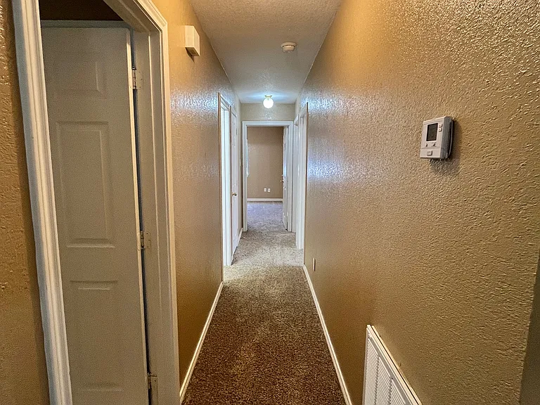 943 Sun Meadow St — Photo 7