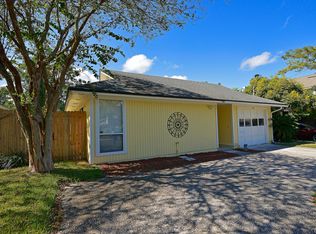 182 Magnolia St, Atlantic Beach, FL 32233