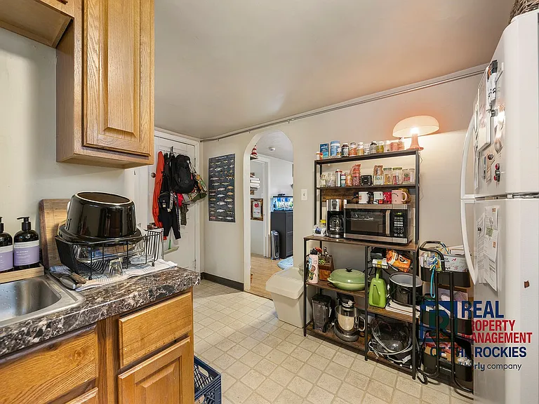 329.5 Edwards St — Photo 8