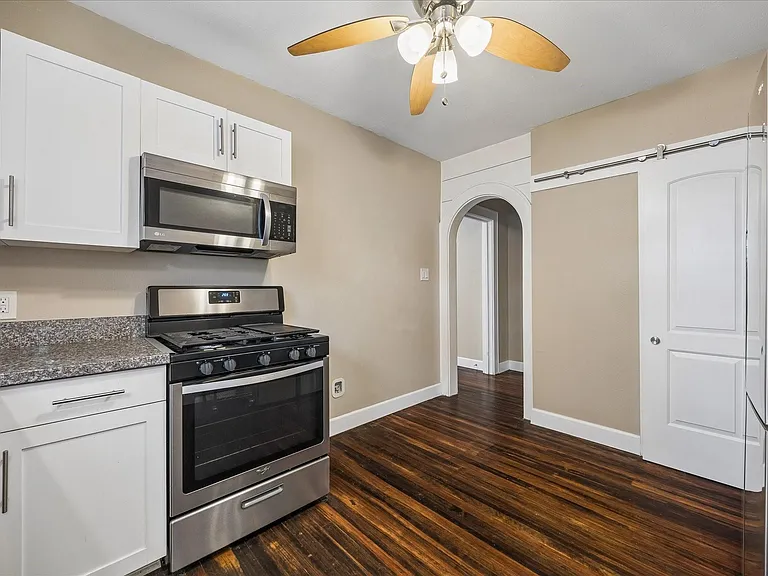 12 Greenwood St #B — Photo 8