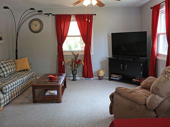3rd image of 317 Green Hill Dr