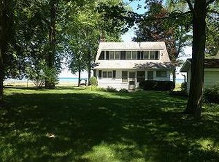 3911 Lakeshore Rd, Harbor Beach, MI 48441