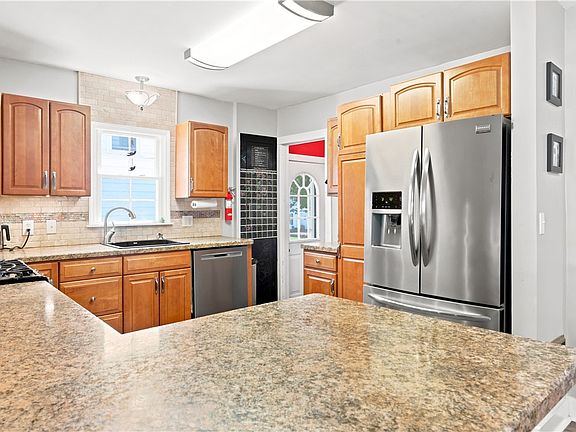 3rd image of 228 Princeton Ave