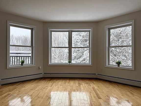 3rd image of 91 Claire Pointe Road